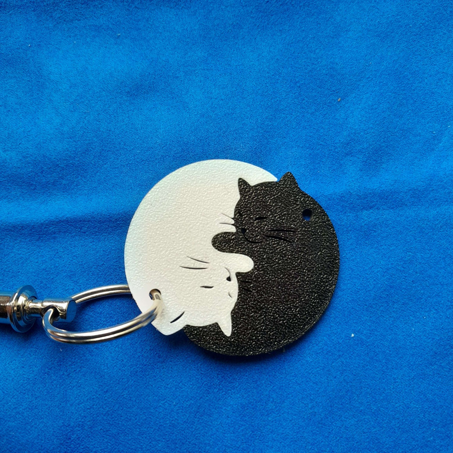 BacxnzPrints 3D Printed Pop Culture & Various Keychains Ying Yang Cat